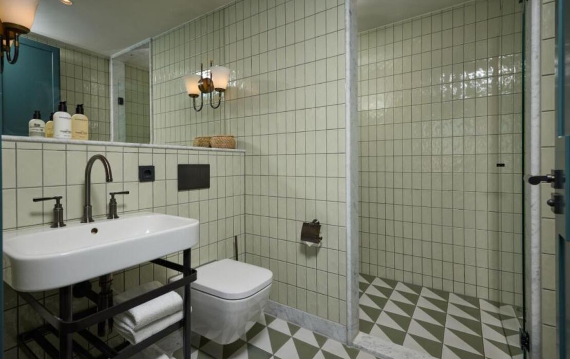 The July - Boat & Co