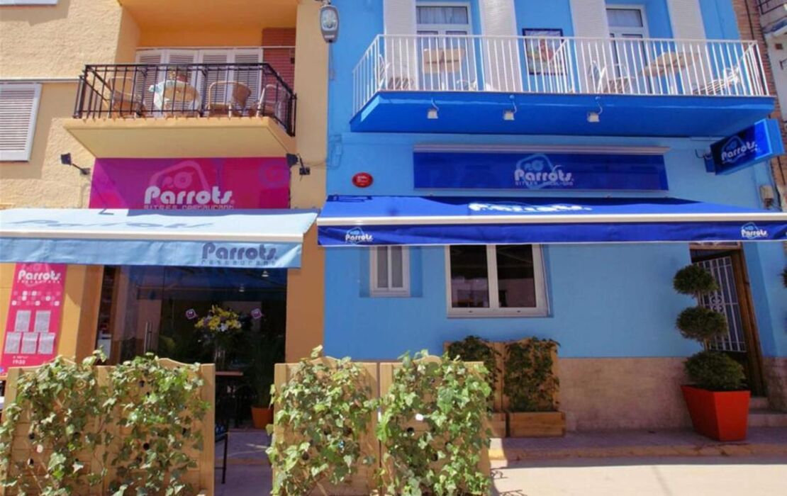 Parrots Sitges Hotel