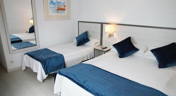 Parrots Sitges Hotel