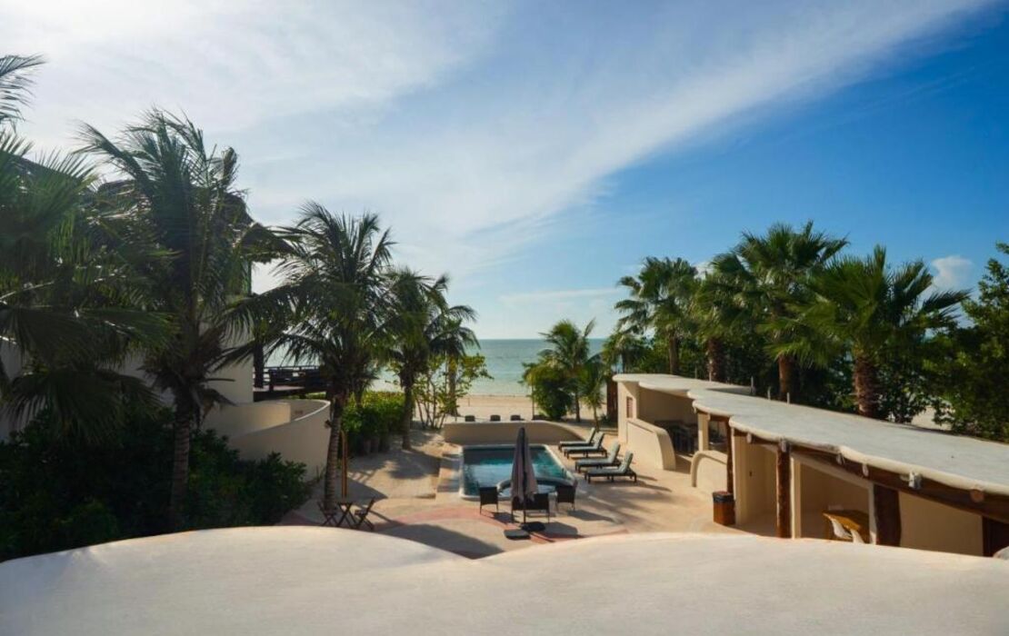 Beachfront Hotel Boutique DK