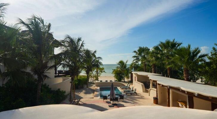 Beachfront Hotel Boutique DK