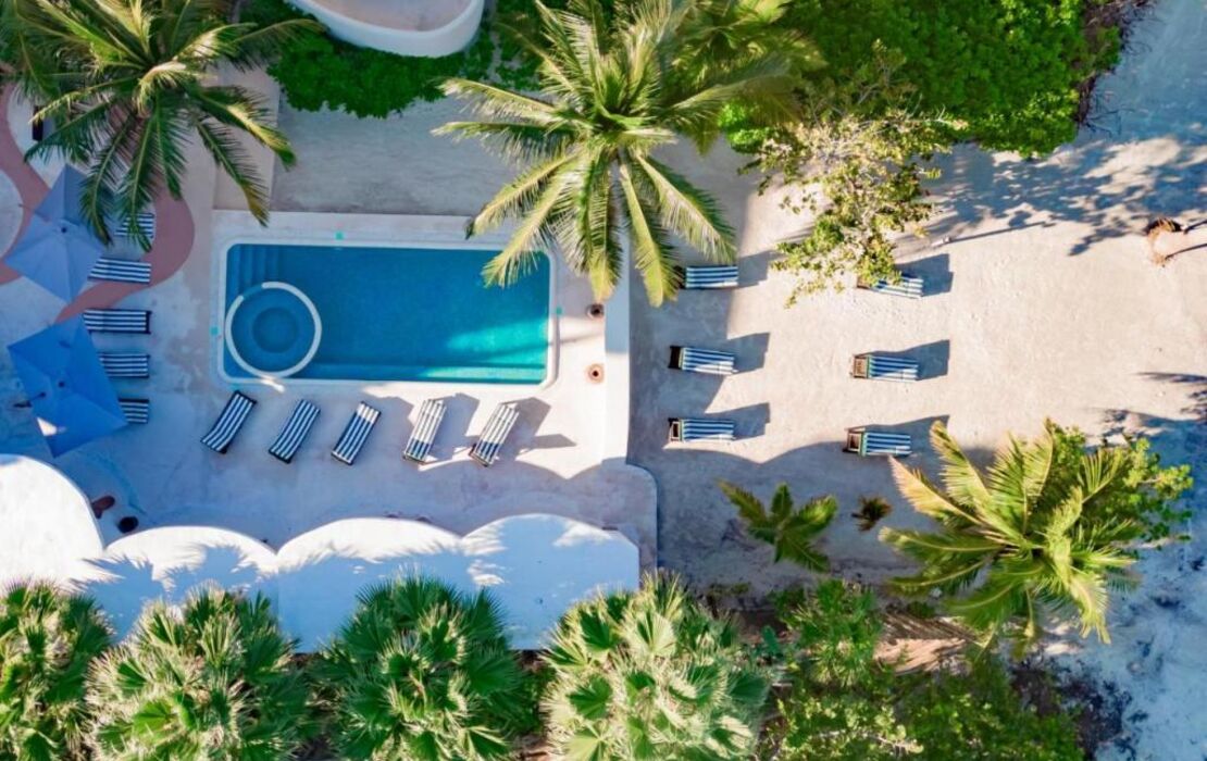 Beachfront Hotel Boutique DK