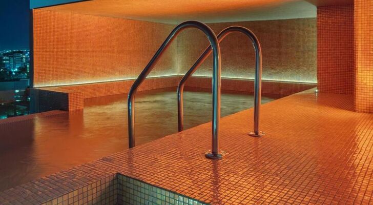 Brada Collection Stays