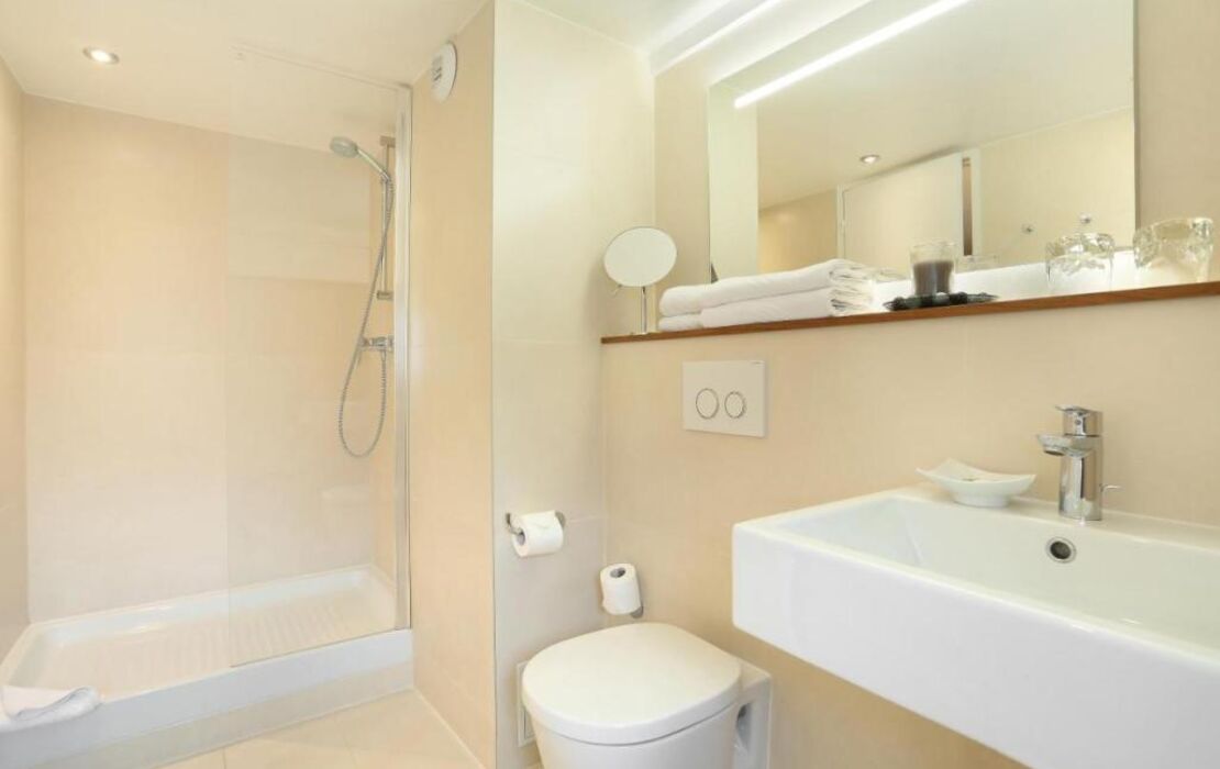 Maison Axel Opéra Paris