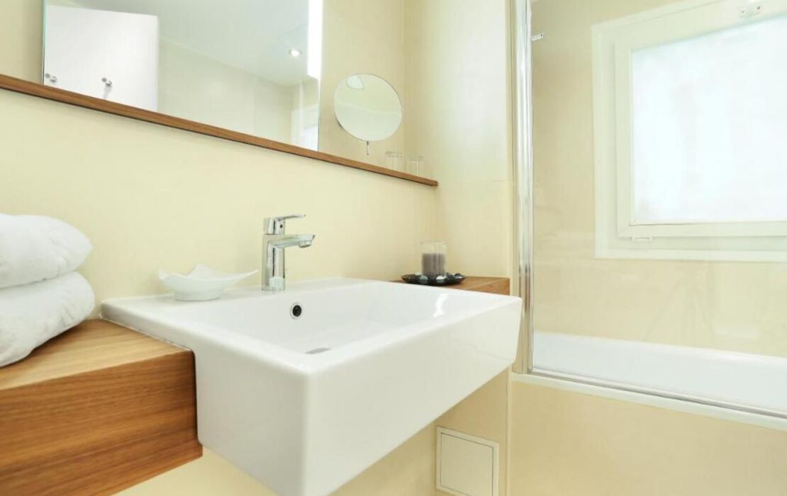 Maison Axel Opéra Paris