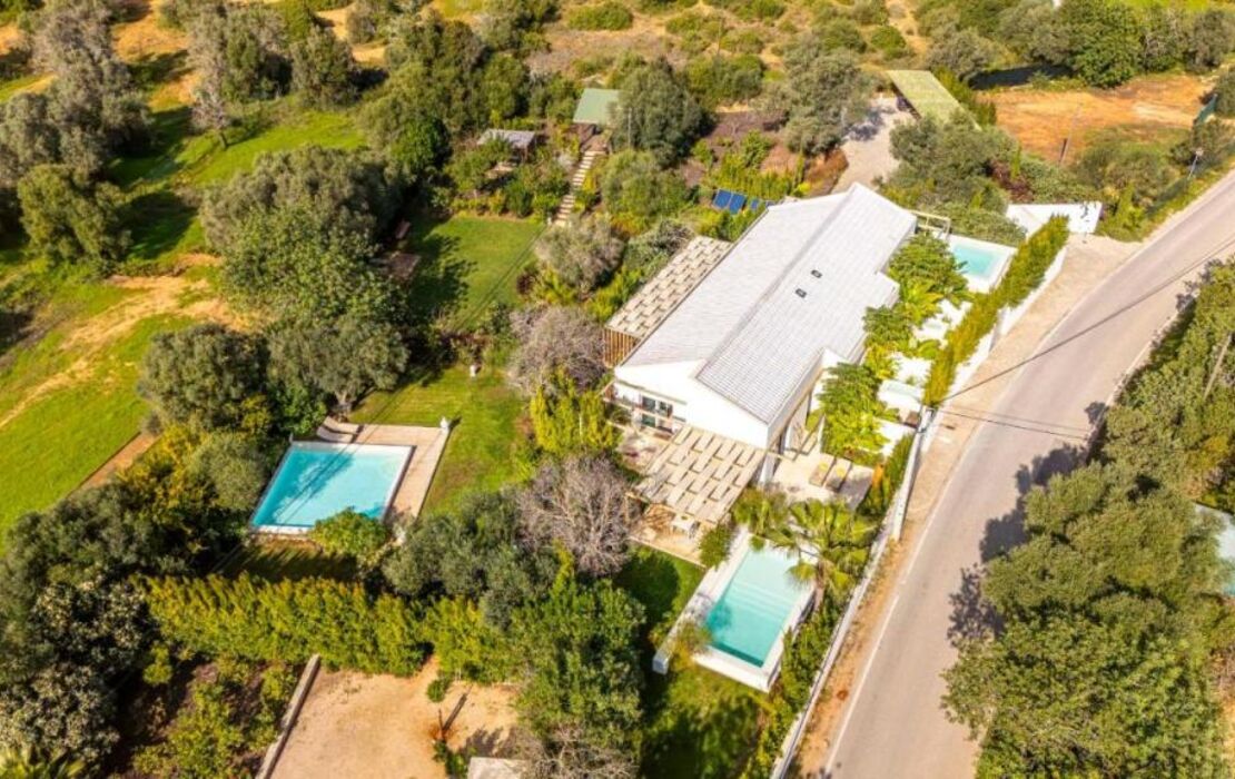 Laranjal Farm House