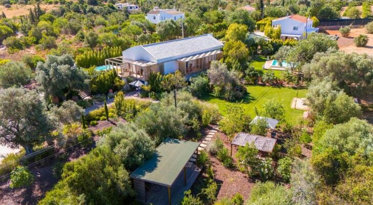 Laranjal Farm House
