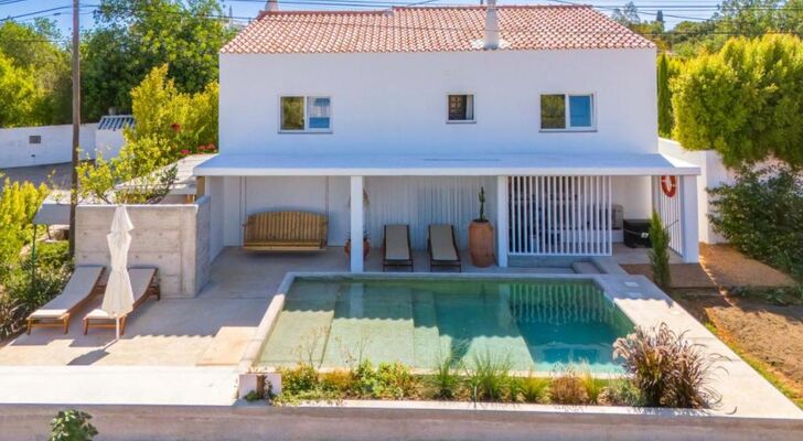 Laranjal Farm House