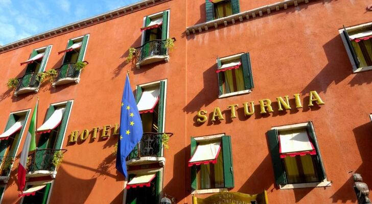 Hotel Saturnia & International
