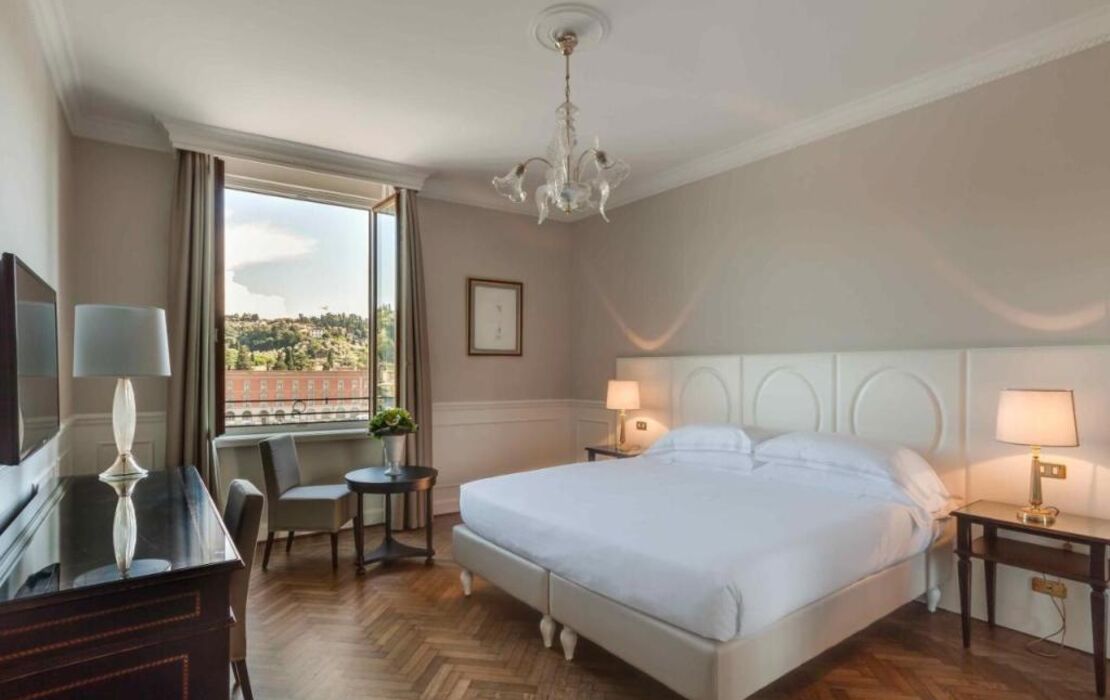 Plaza Hotel Lucchesi