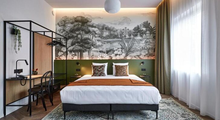Urban Yard Hotel