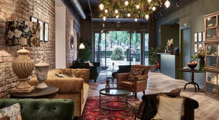 Urban Yard Hotel