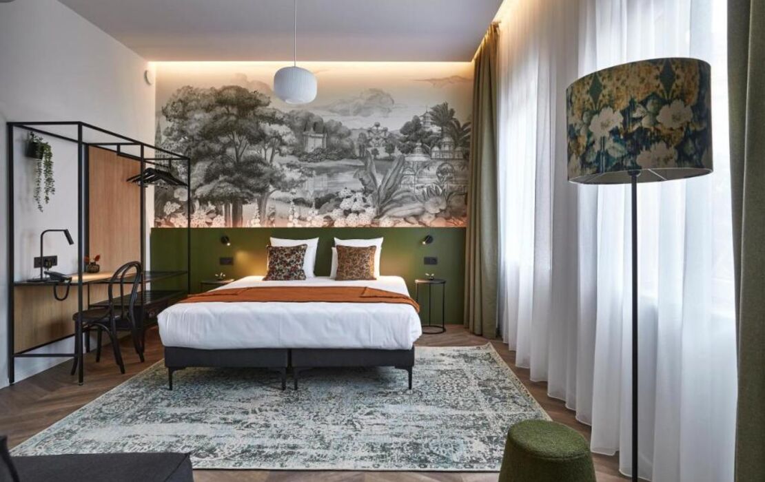 Urban Yard Hotel