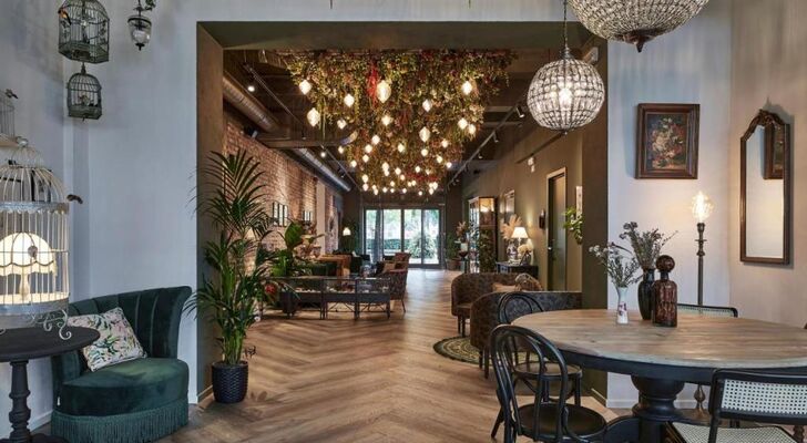 Urban Yard Hotel