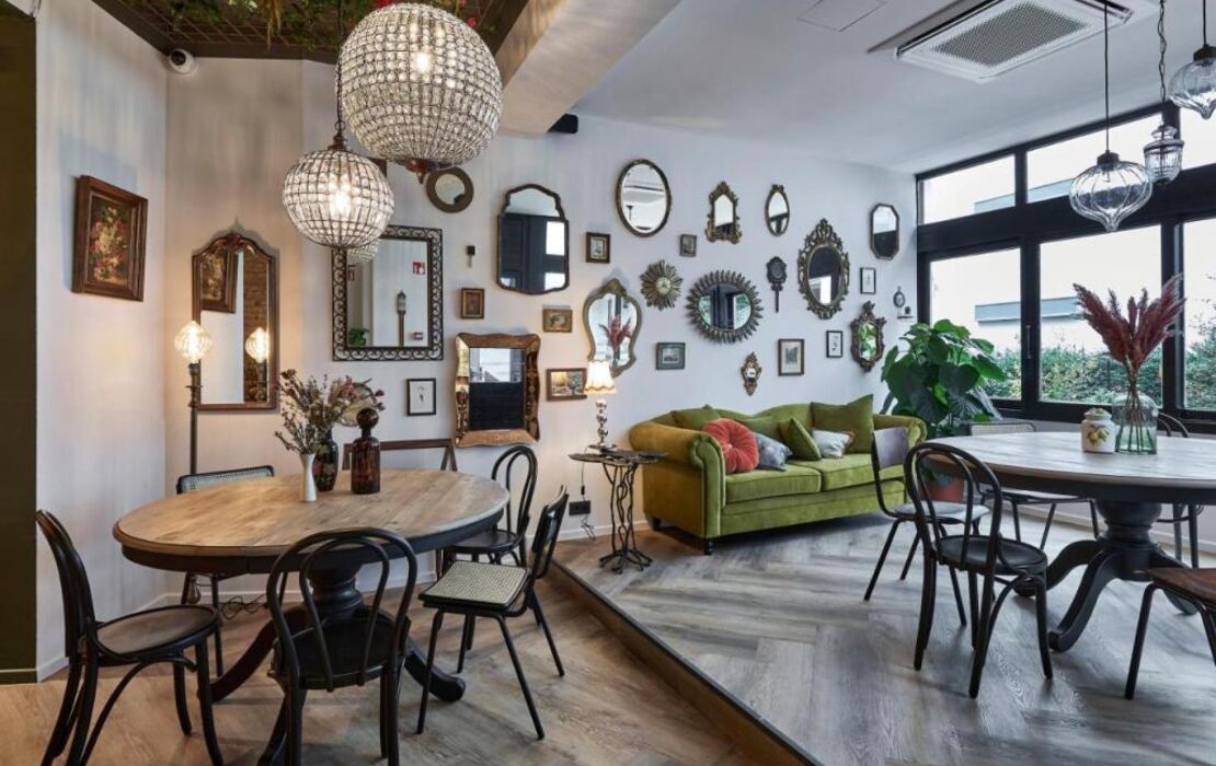 Urban Yard Hotel