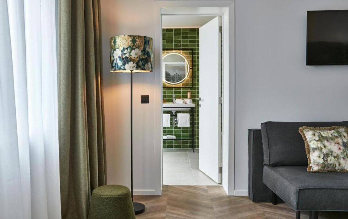 Urban Yard Hotel