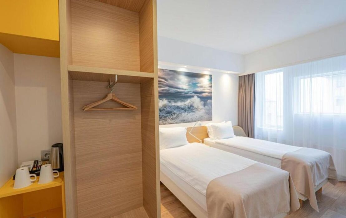 Storm Hotel by Keahotels