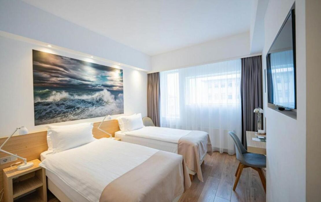 Storm Hotel by Keahotels