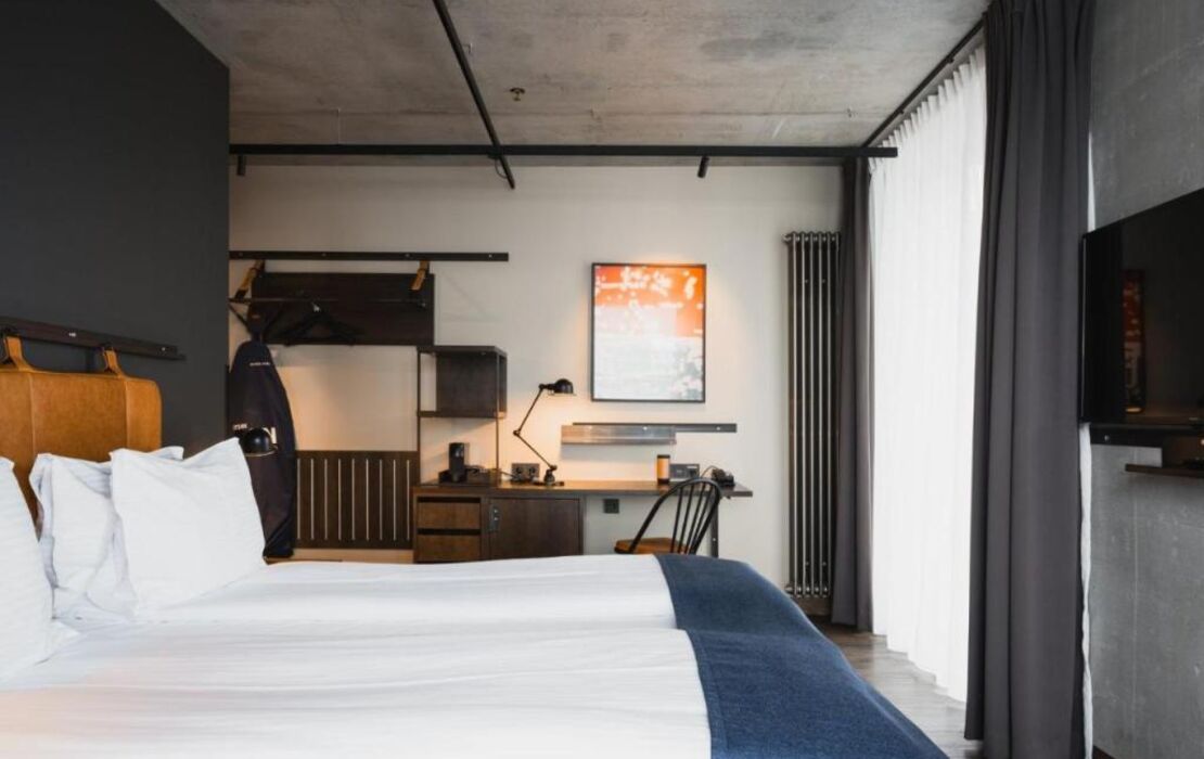 Exeter Hotel