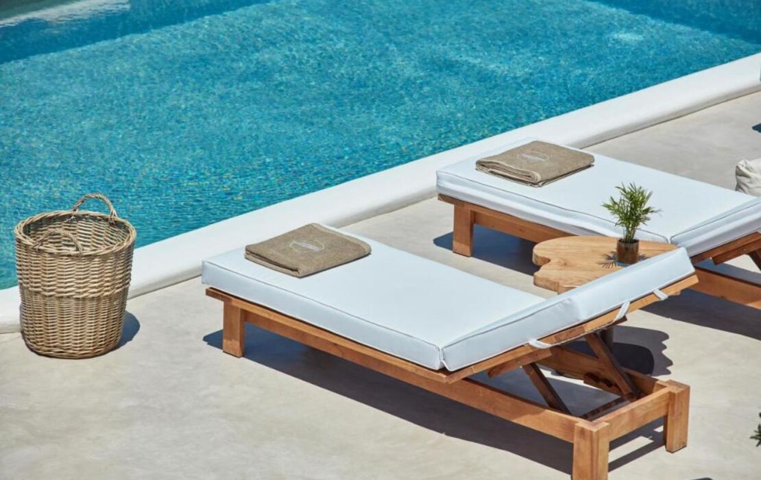 Mykonos Waves Beach House & Suites