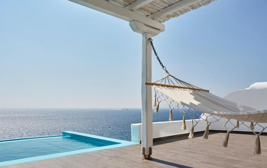 Kouros Hotel & Suites