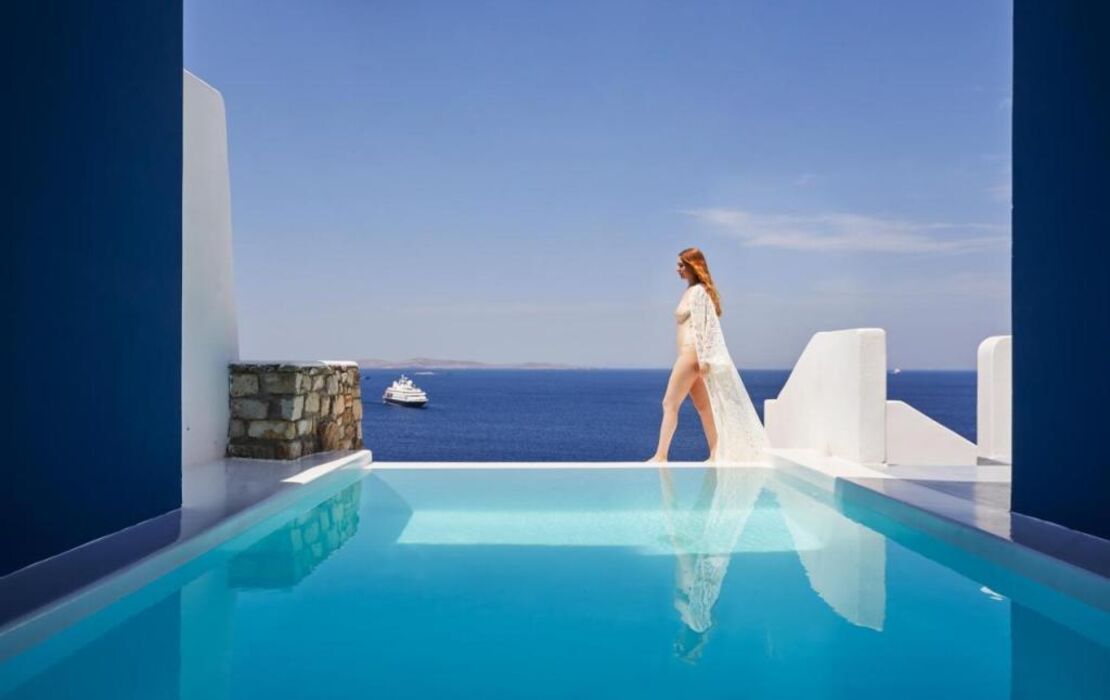Kouros Hotel & Suites