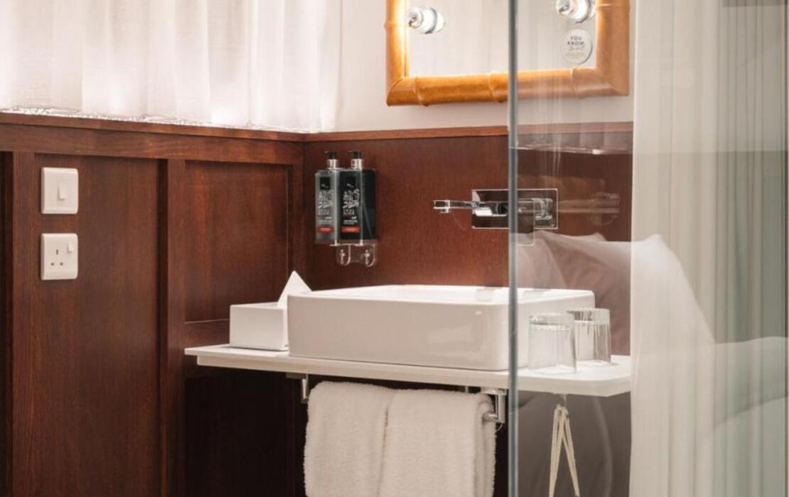Ruby Stella Hotel London by IHG
