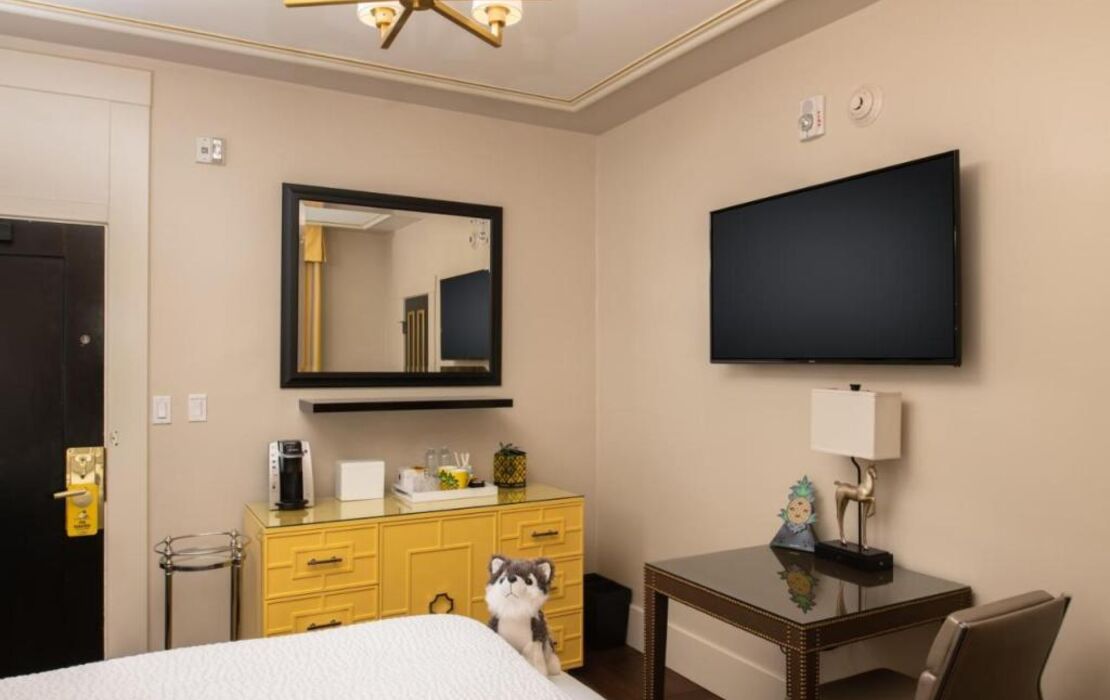 Staypineapple, An Elegant Hotel, Union Square