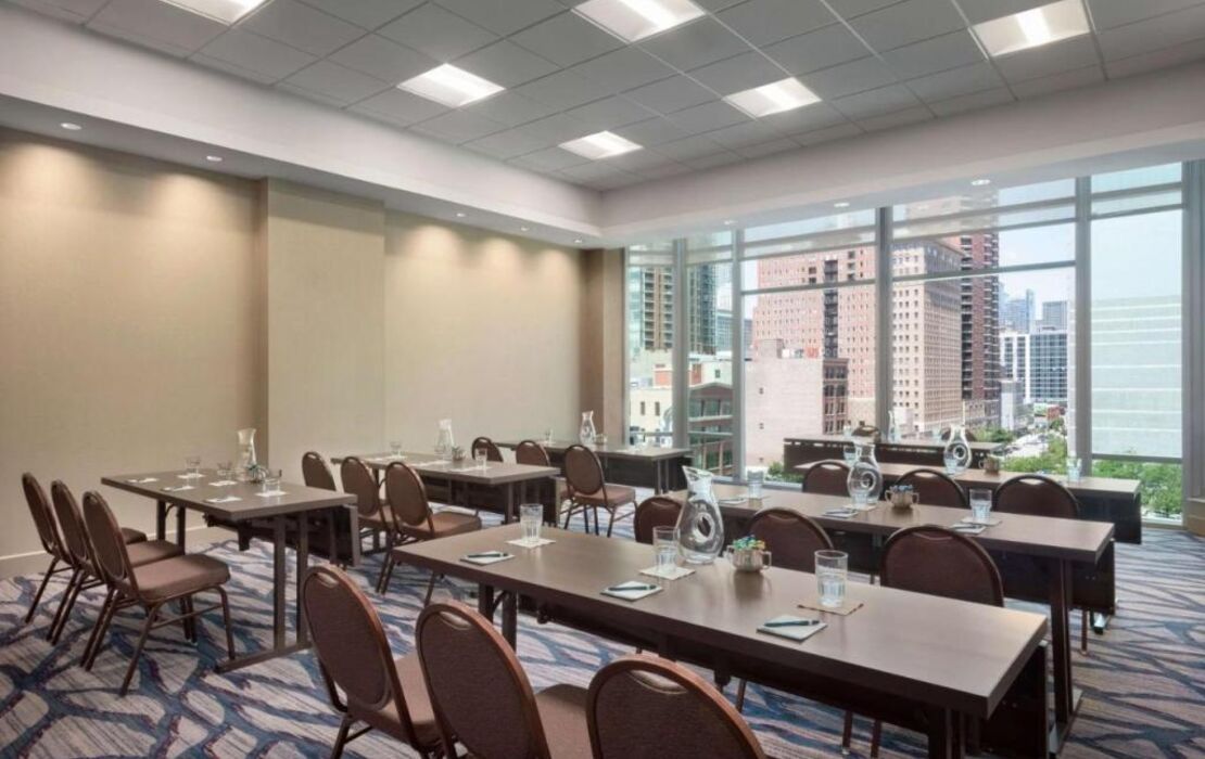 Hilton Garden Inn Chicago Downtown South Loop