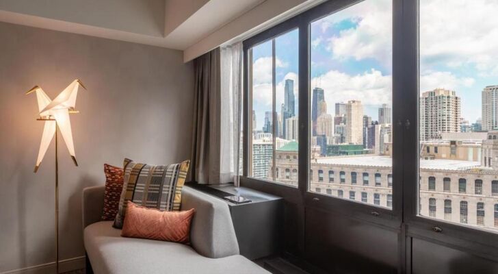 voco Chicago Downtown - Riverwalk by IHG