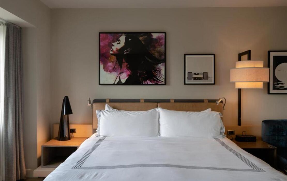Thompson Chicago, by Hyatt