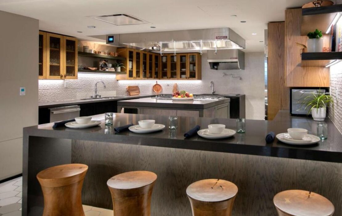 The Wayfarer Downtown LA, Tapestry Collection by Hilton