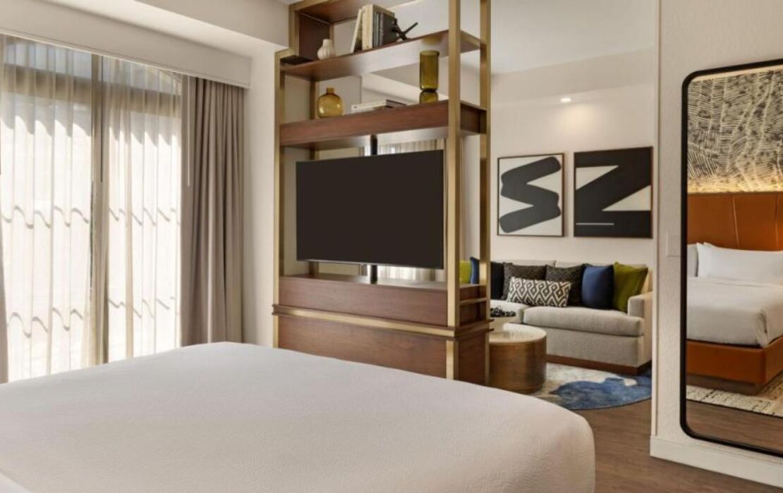 Burton House, Beverly Hills, A Tribute Portfolio Hotel