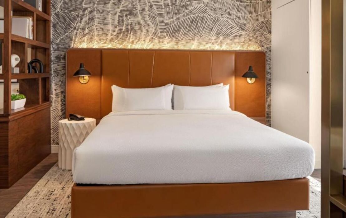 Burton House, Beverly Hills, A Tribute Portfolio Hotel