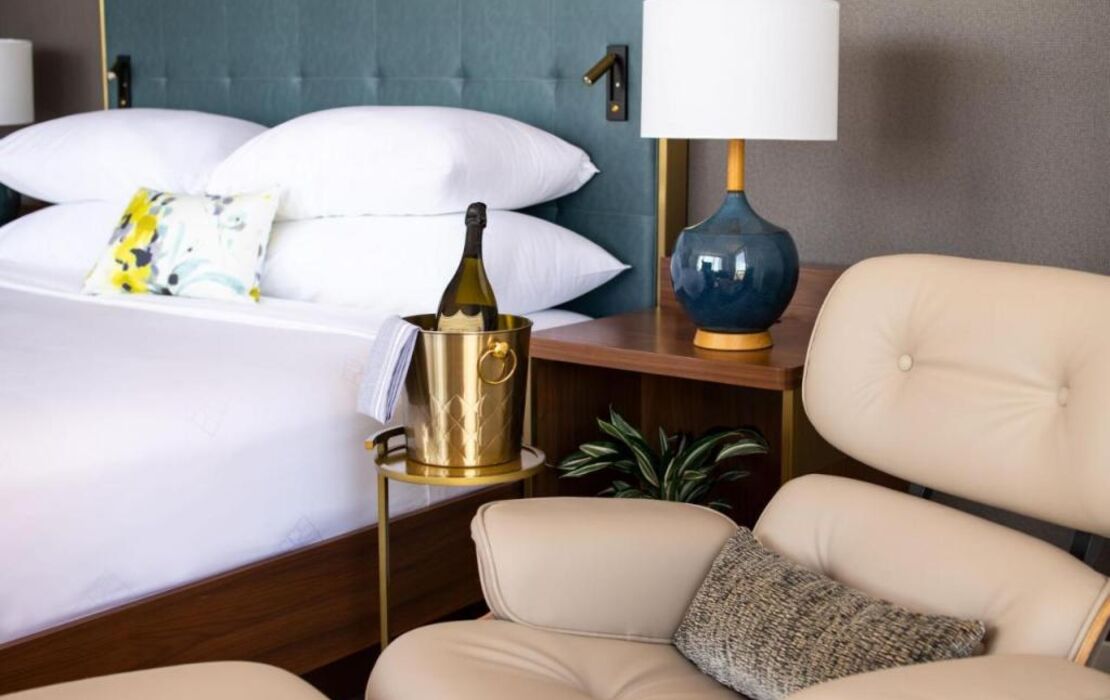 Le Meridien Essex Chicago