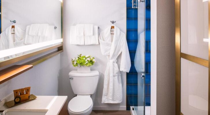 Le Meridien Essex Chicago