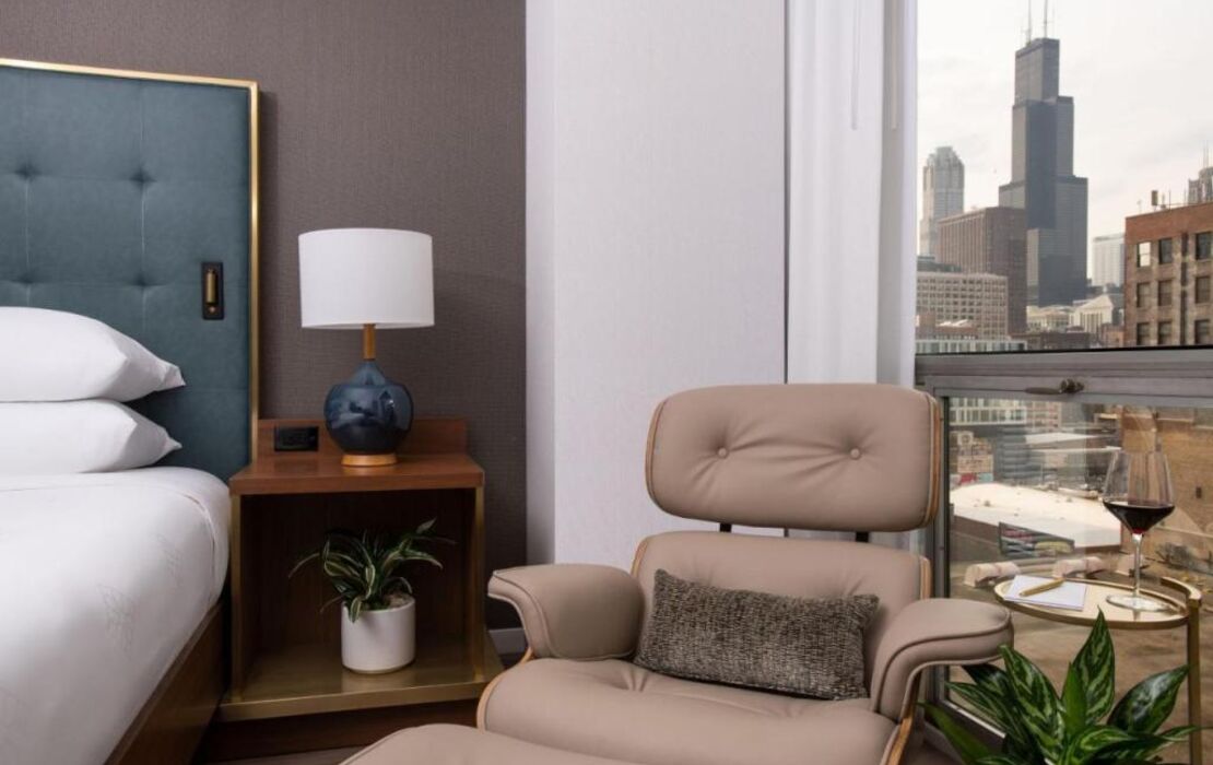 Le Meridien Essex Chicago