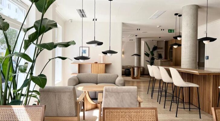 ADELANTE Boutique Hotel