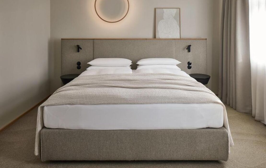 ADELANTE Boutique Hotel