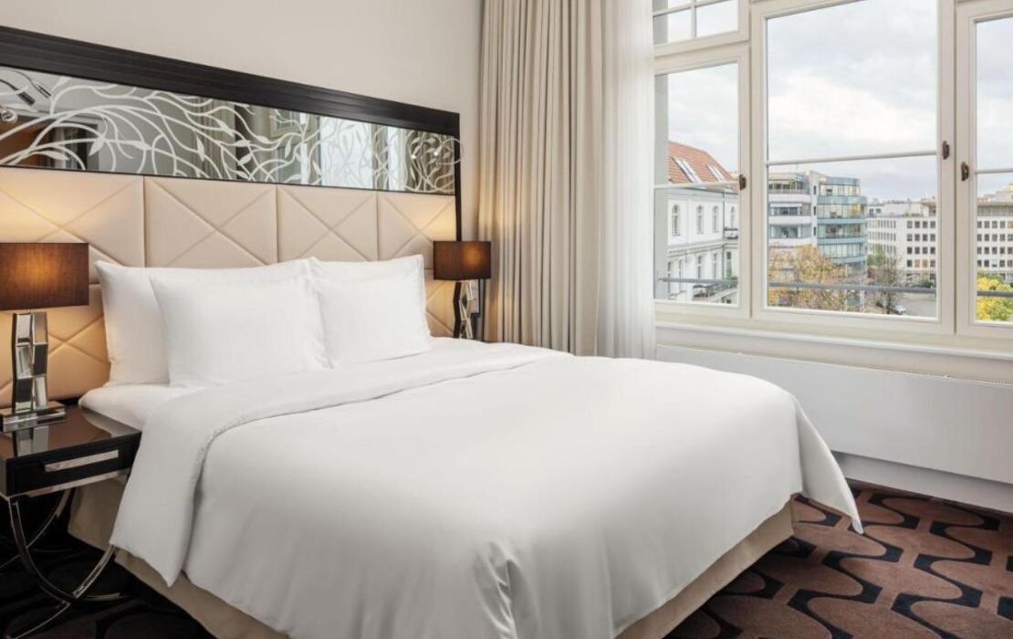 Roomers Berlin Steinplatz, Autograph Collection