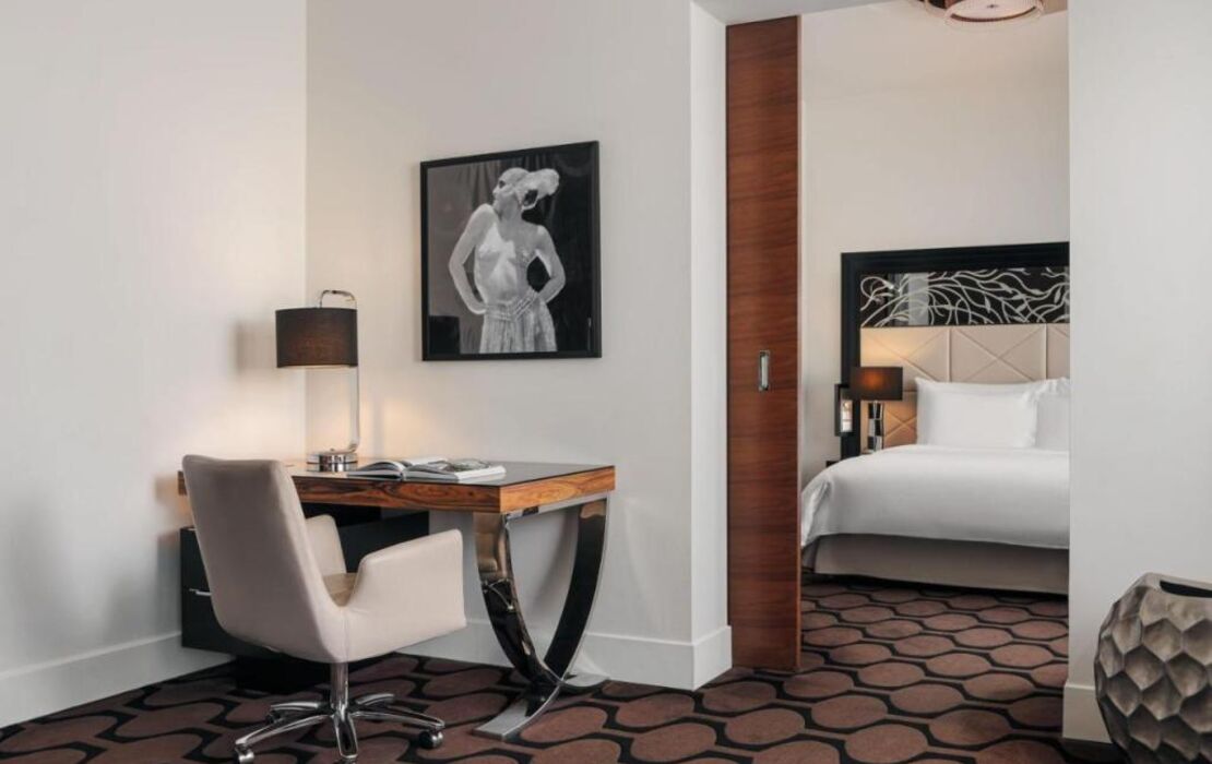 Roomers Berlin Steinplatz, Autograph Collection