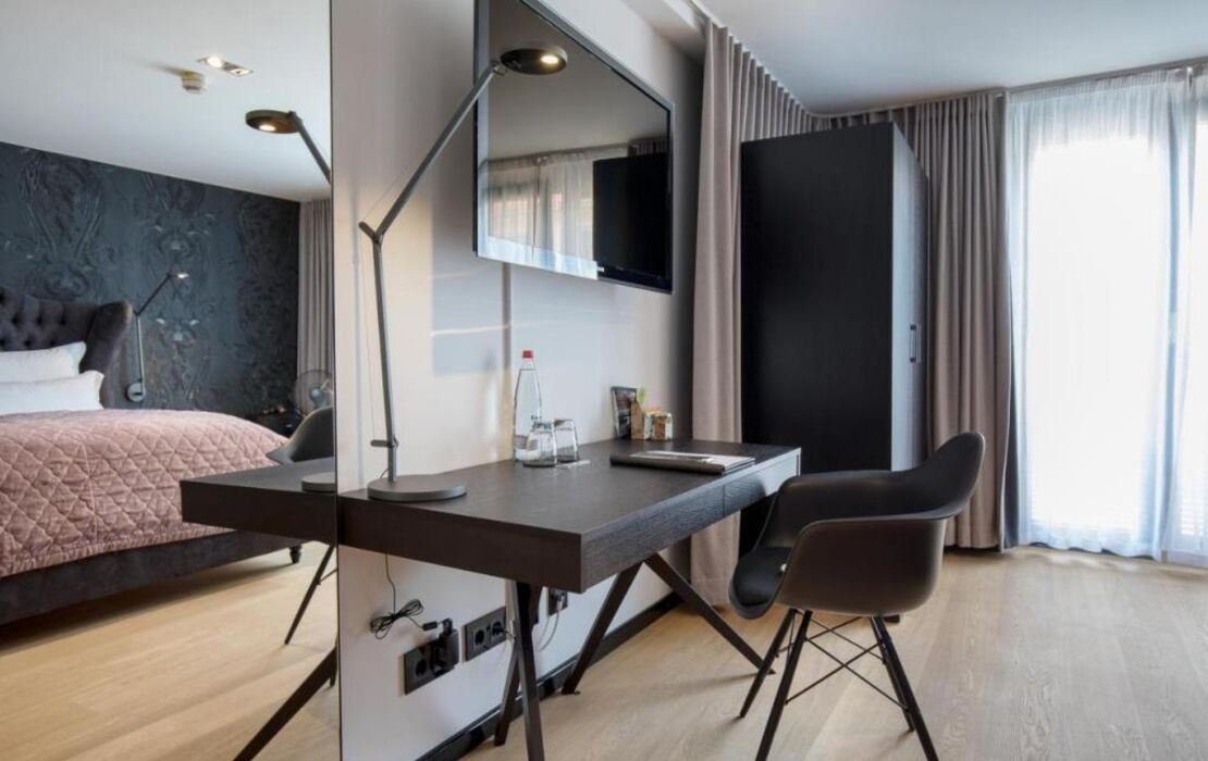 La Mansion Vi Vadi Hotel