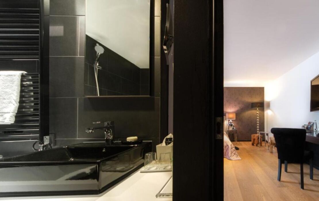 La Mansion Vi Vadi Hotel