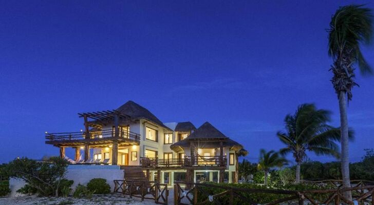 DK Luxury Ocean Front Villa - Adults Only