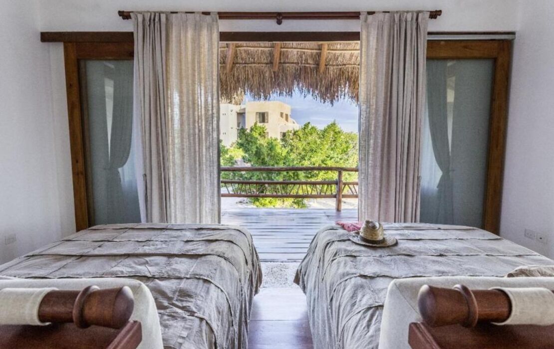 DK Luxury Ocean Front Villa - Adults Only