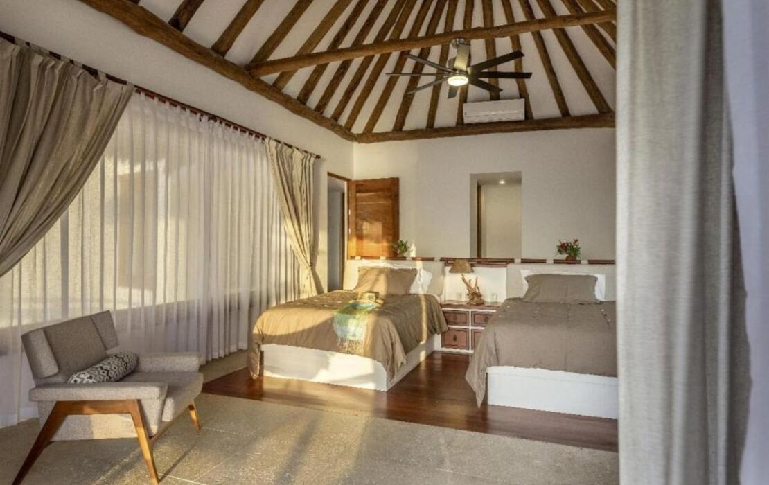 DK Luxury Ocean Front Villa - Adults Only