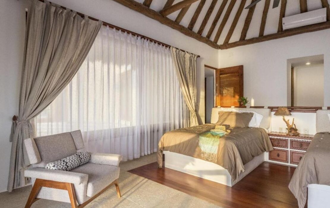 DK Luxury Ocean Front Villa - Adults Only