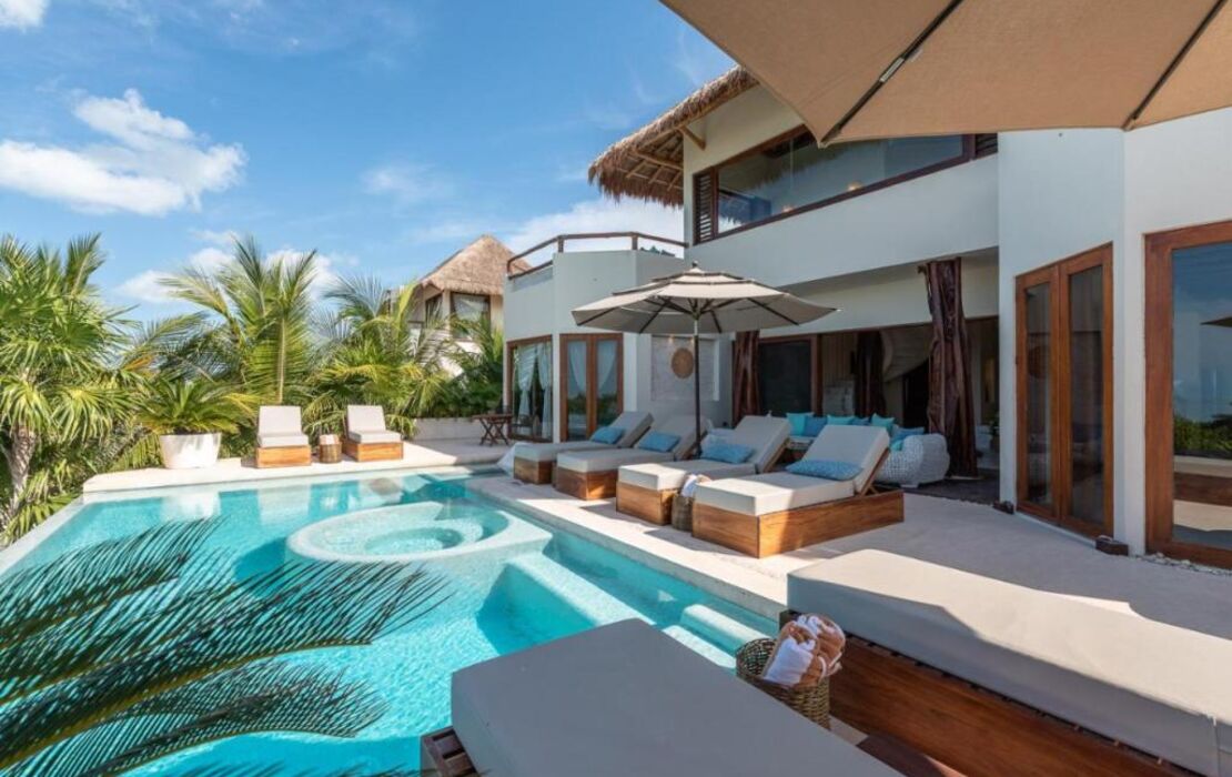 Casa Punta Coco & Beach Club