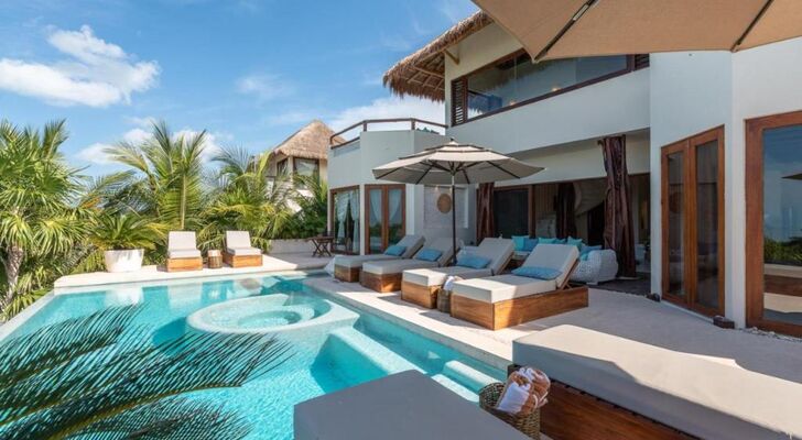 Casa Punta Coco & Beach Club