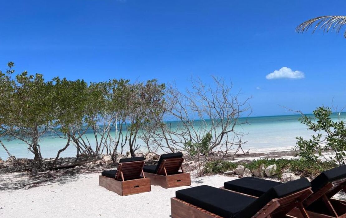 Casa Punta Coco & Beach Club